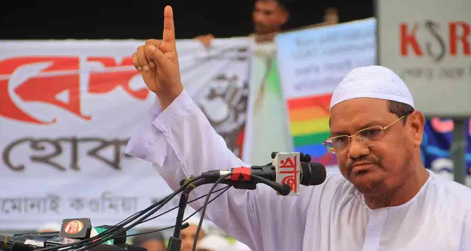 চাঁদাবাজ-খুনিদের বাংলার জমিনে দাঁড়াতে দেওয়া যাবে না: চরমোনাই পীর